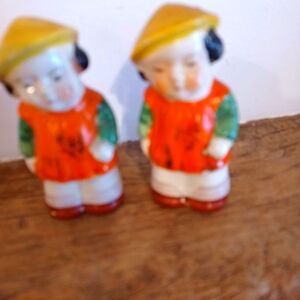 Vintage Asain Salt and Pepper Shaker Set